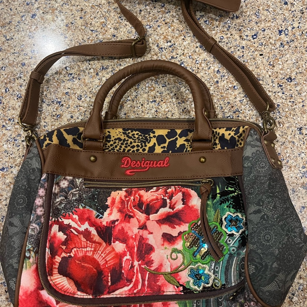 Desigual purse